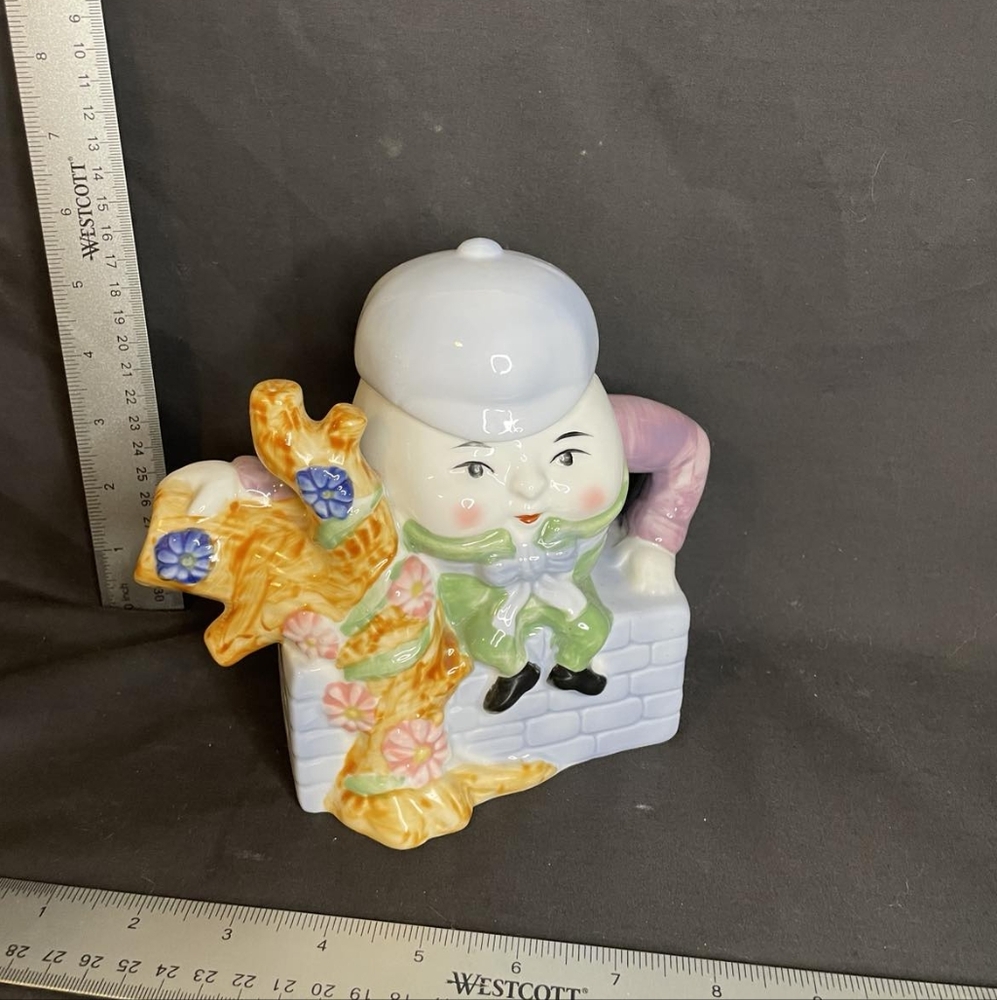 Vintage Humpty Dumpty Nursery Rhyme Ceramic Teapot Feitx